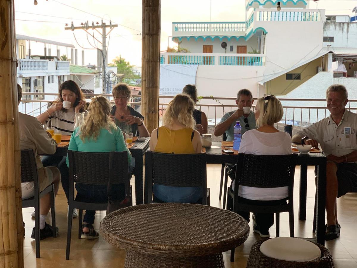 Hostal Costa Del Pacifico Puerto Ayora  Eksteriør billede