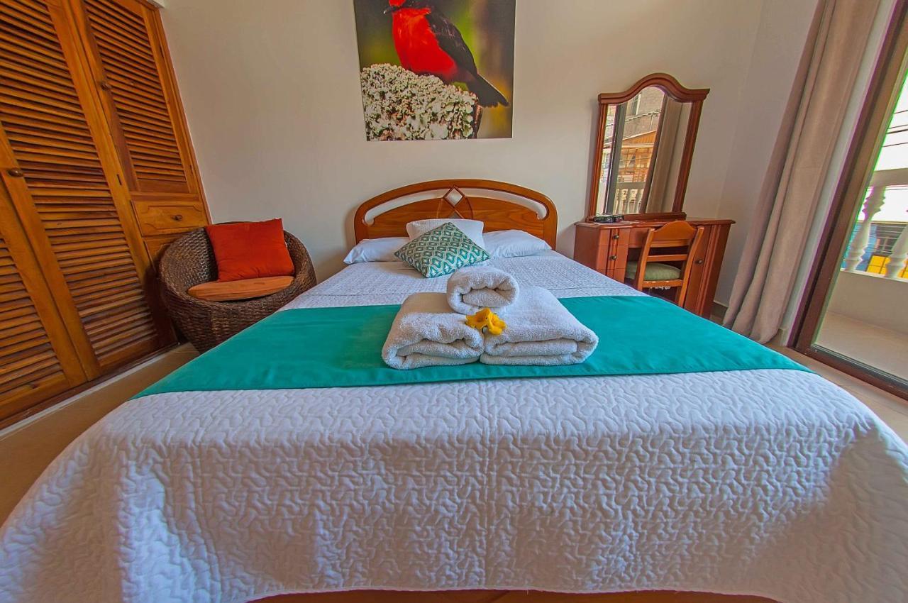 Hostal Costa Del Pacifico Puerto Ayora  Eksteriør billede