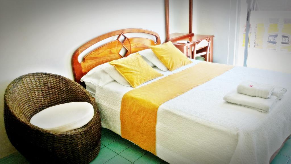 Hostal Costa Del Pacifico Puerto Ayora  Eksteriør billede