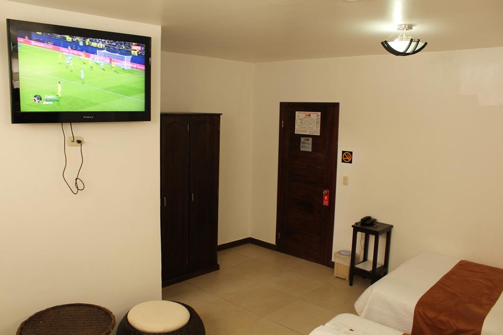 Hostal Costa Del Pacifico Puerto Ayora  Eksteriør billede