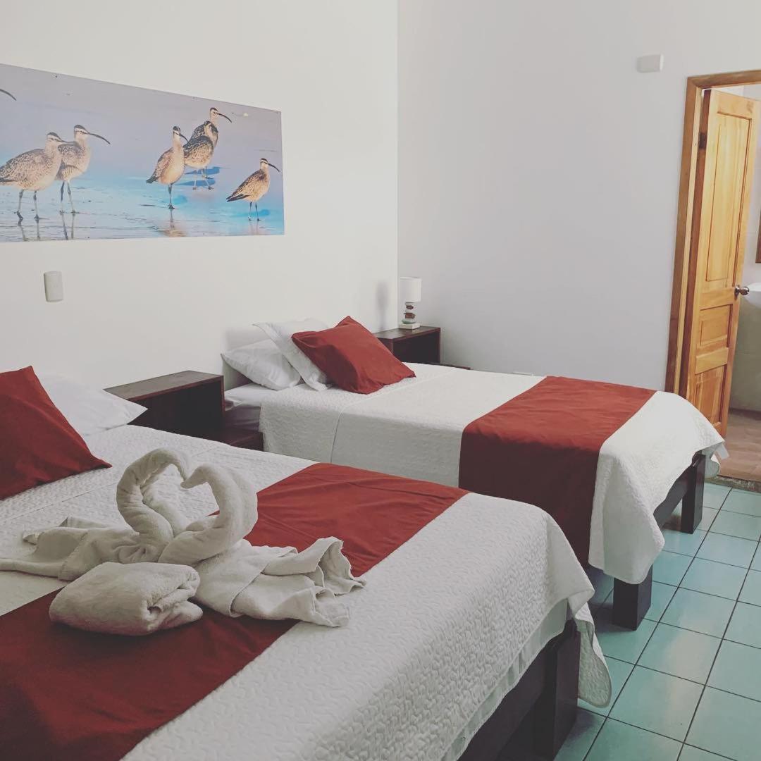 Hostal Costa Del Pacifico Puerto Ayora  Eksteriør billede