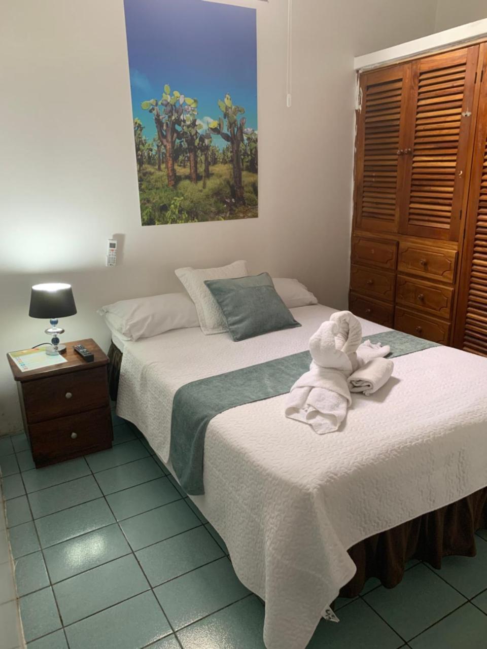 Hostal Costa Del Pacifico Puerto Ayora  Eksteriør billede